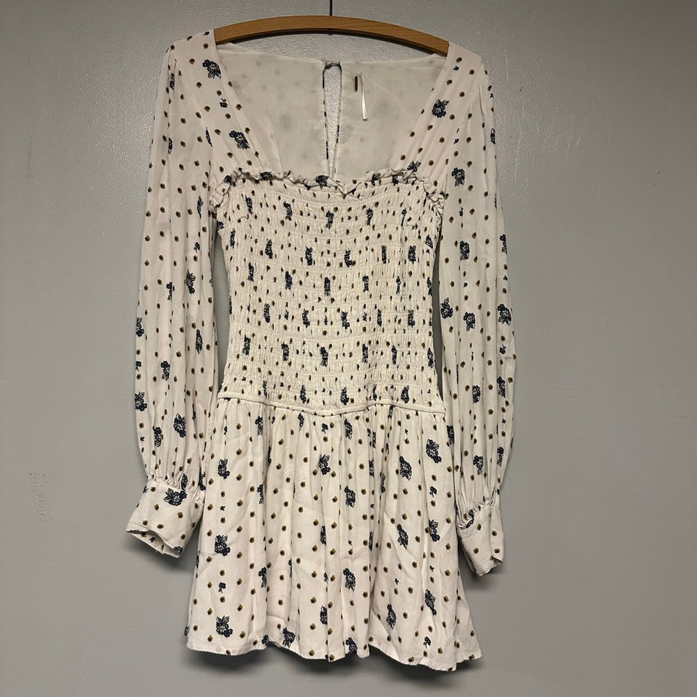 Free People Petite White Blue Floral Smocked Mini Dress XSP babydoll peasant - Picture 7 of 9